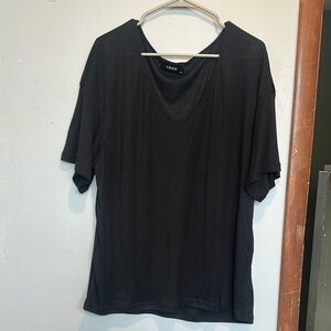 Cuer Black V-Neck T-Shirt